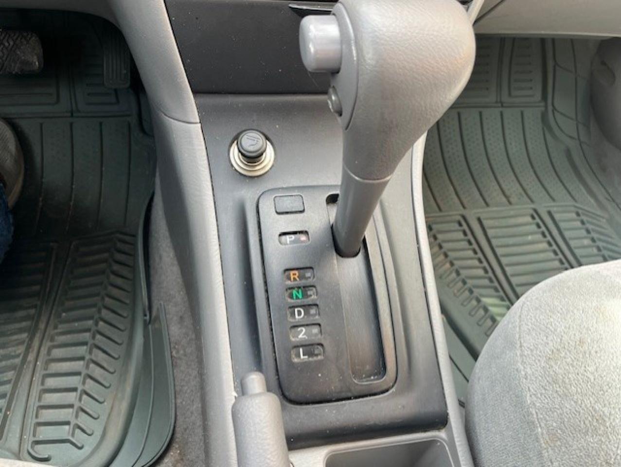 2008 Toyota Corolla 4dr Sdn Auto SE Photo