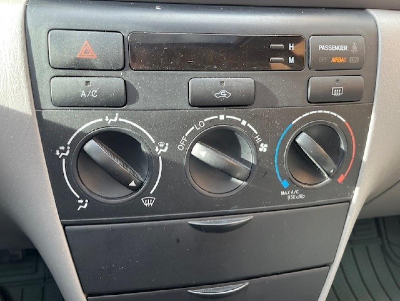 2008 Toyota Corolla 4dr Sdn Auto SE Photo