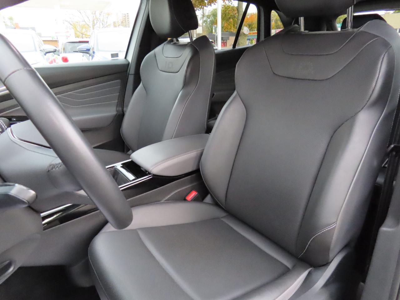 2024 Volkswagen ID.4 S - Blind Spot Monitor - Navigation System !! Photo