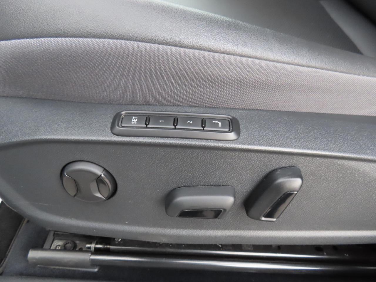 2024 Volkswagen ID.4 S - Blind Spot Monitor - Navigation System !! Photo