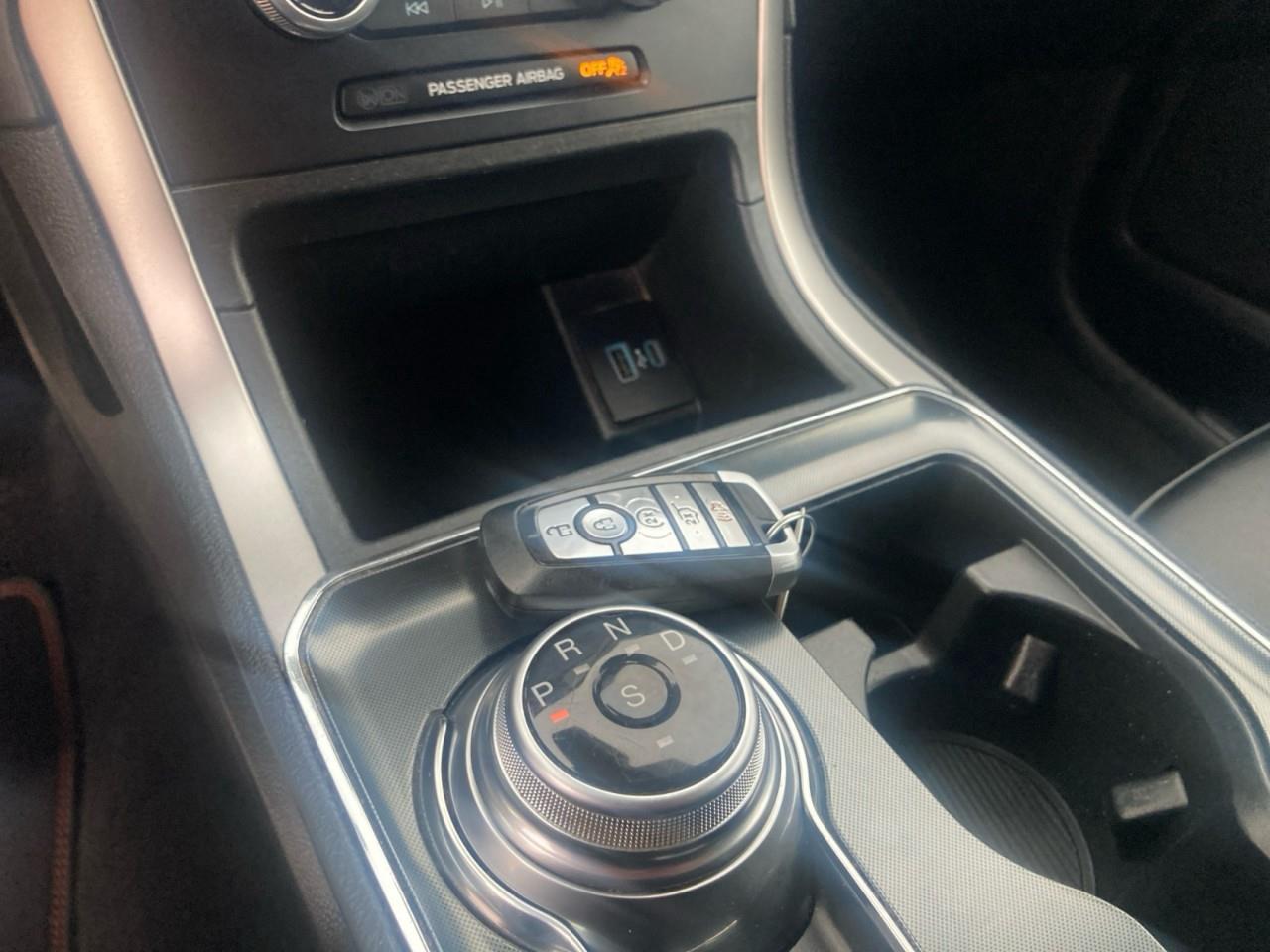 2022 Ford Edge ST Line Photo