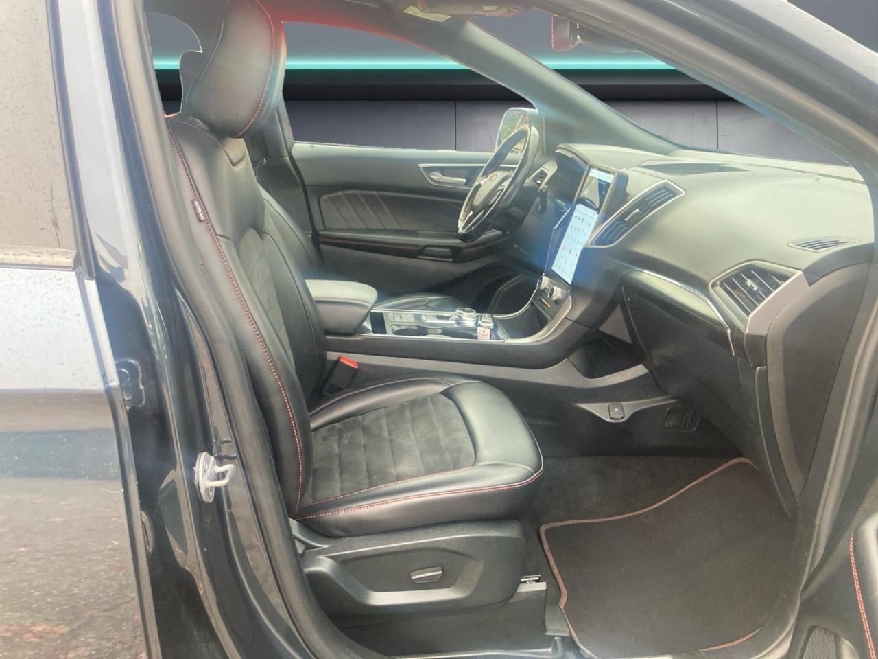 2022 Ford Edge ST Line Photo