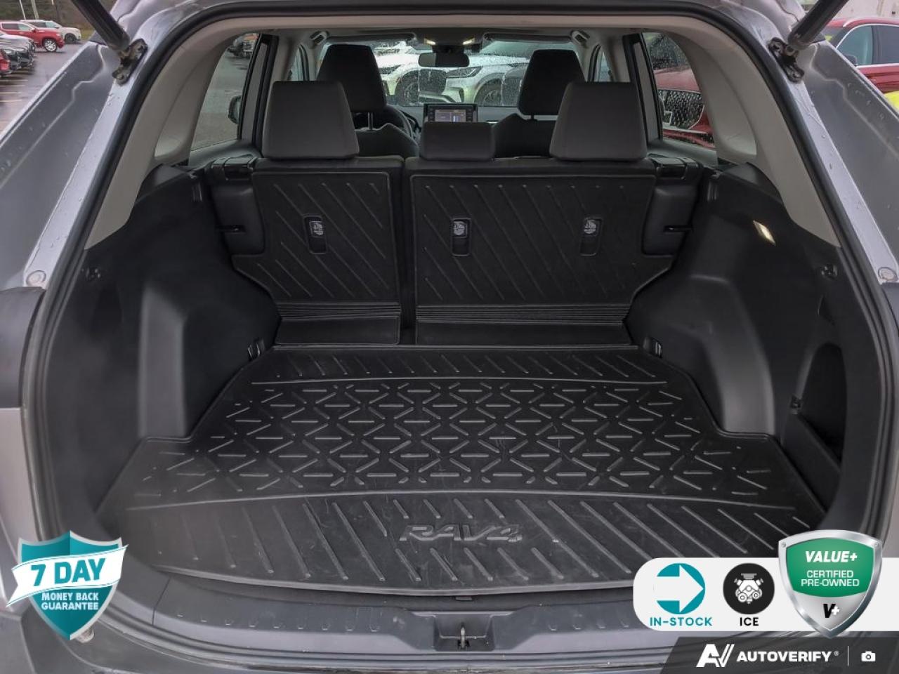 2022 Toyota RAV4 XLE 2.5L | MOONROOF | HEATED SEATS Photo