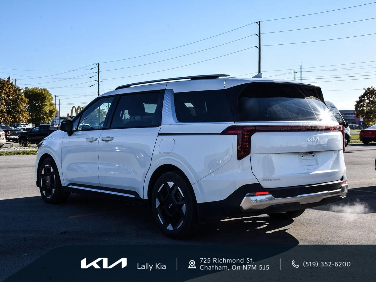 2025 Kia Carnival EX Kia Exec Unit | Qualifies for New Incentives Photo3