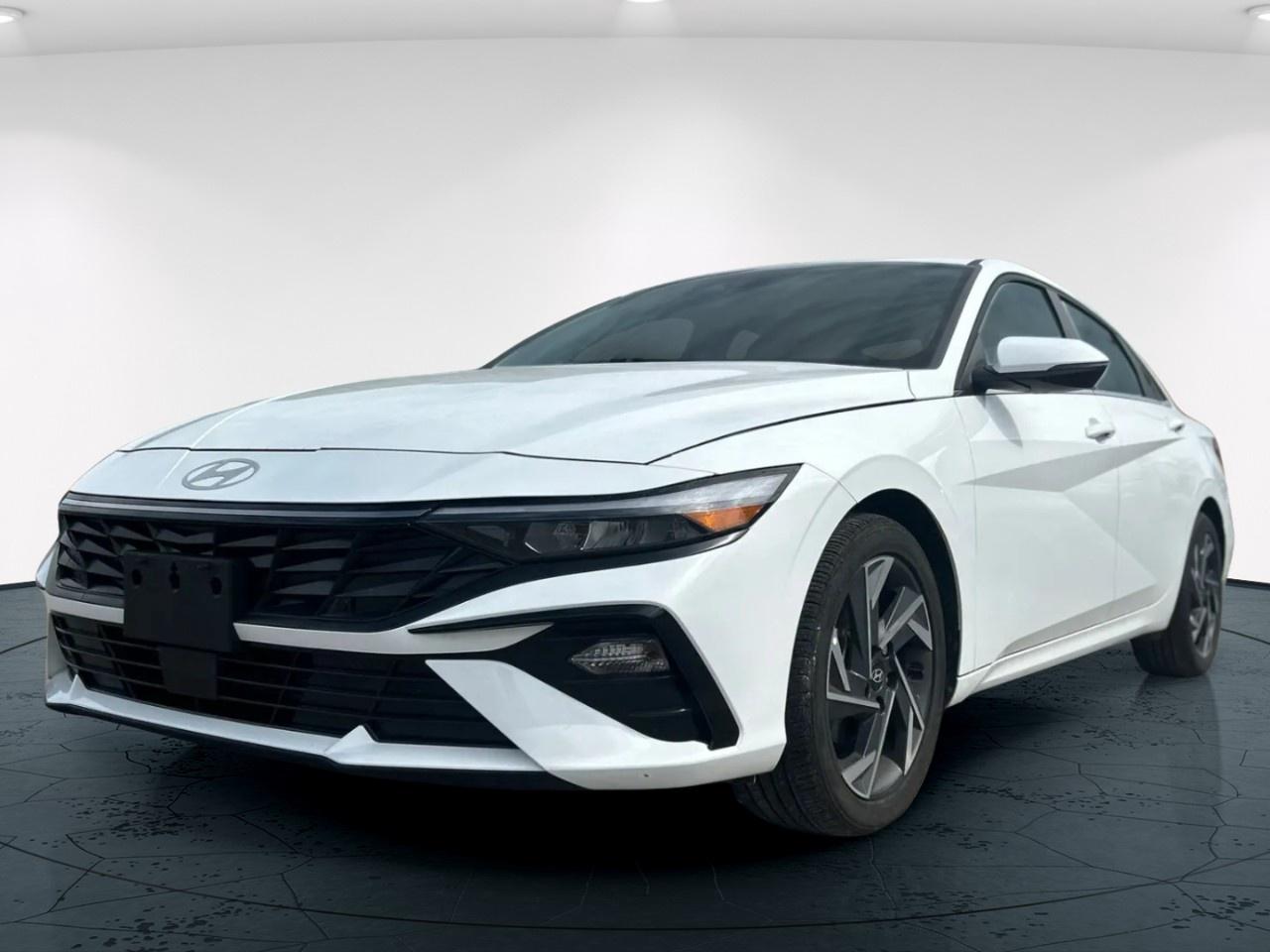 2025 Hyundai Elantra LUX Photo2