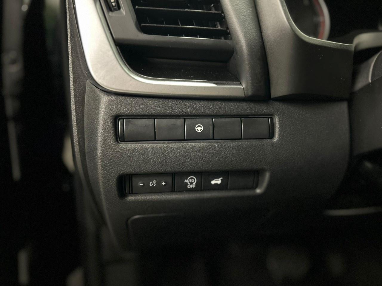 2024 Nissan Rogue SV Photo