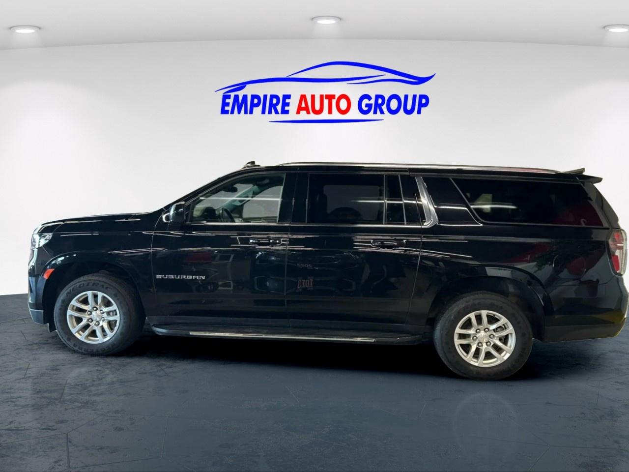 2023 Chevrolet Suburban LT Photo