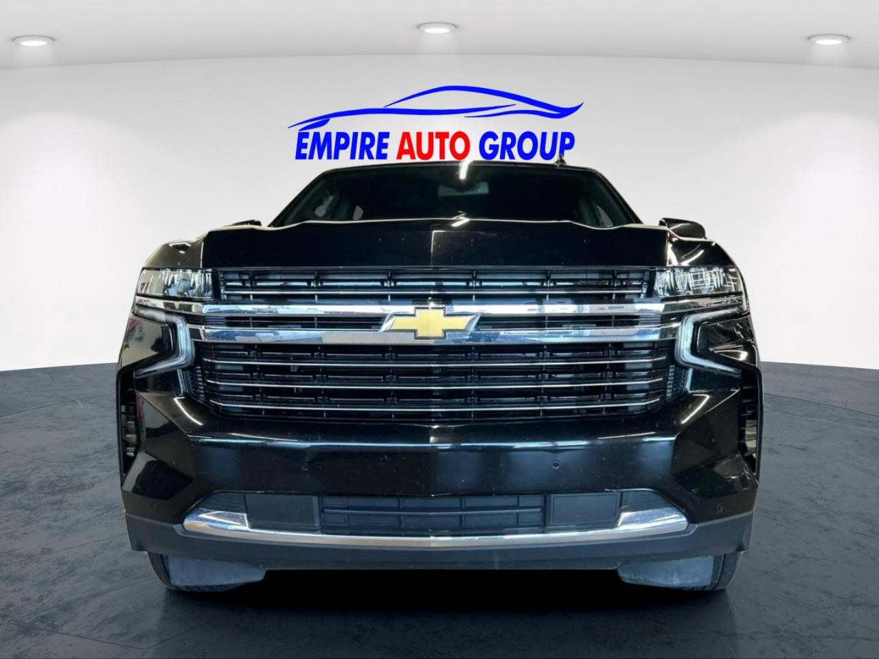 2023 Chevrolet Suburban LT Photo4