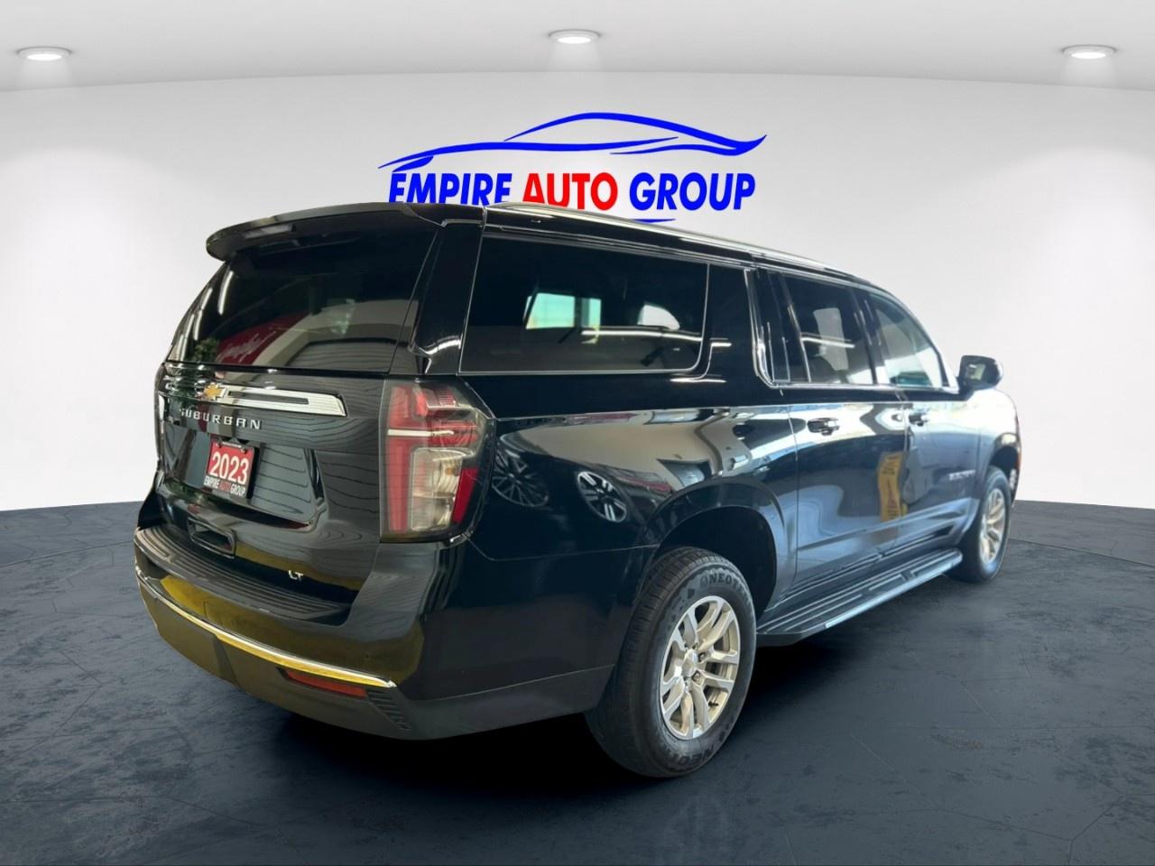 2023 Chevrolet Suburban LT Photo