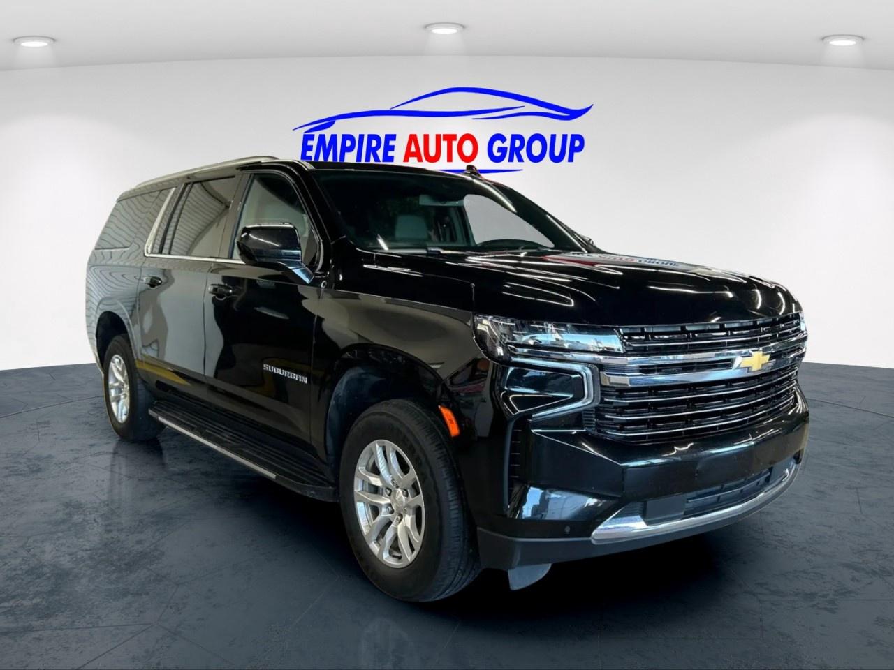 2023 Chevrolet Suburban LT Photo