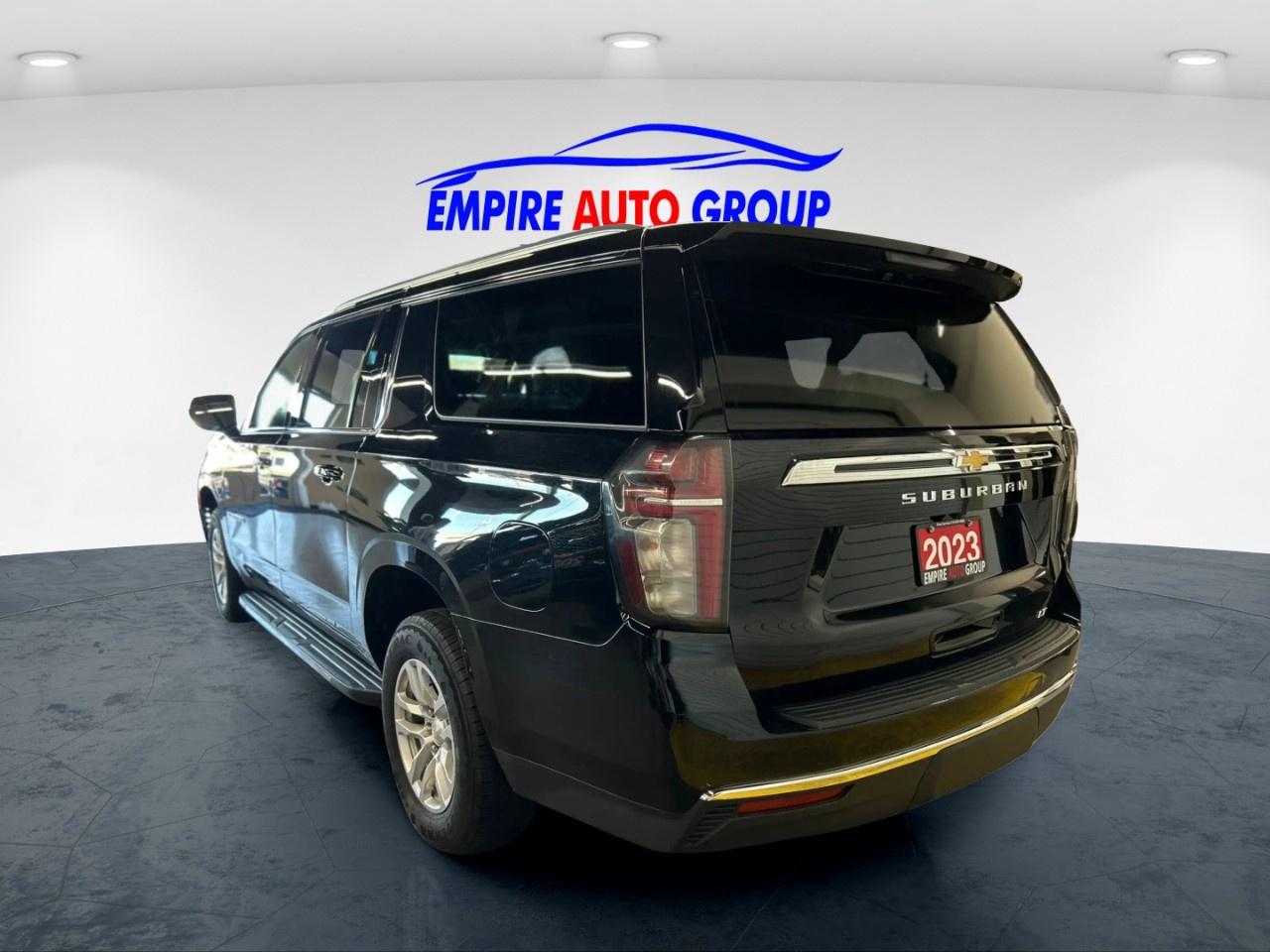 2023 Chevrolet Suburban LT Photo