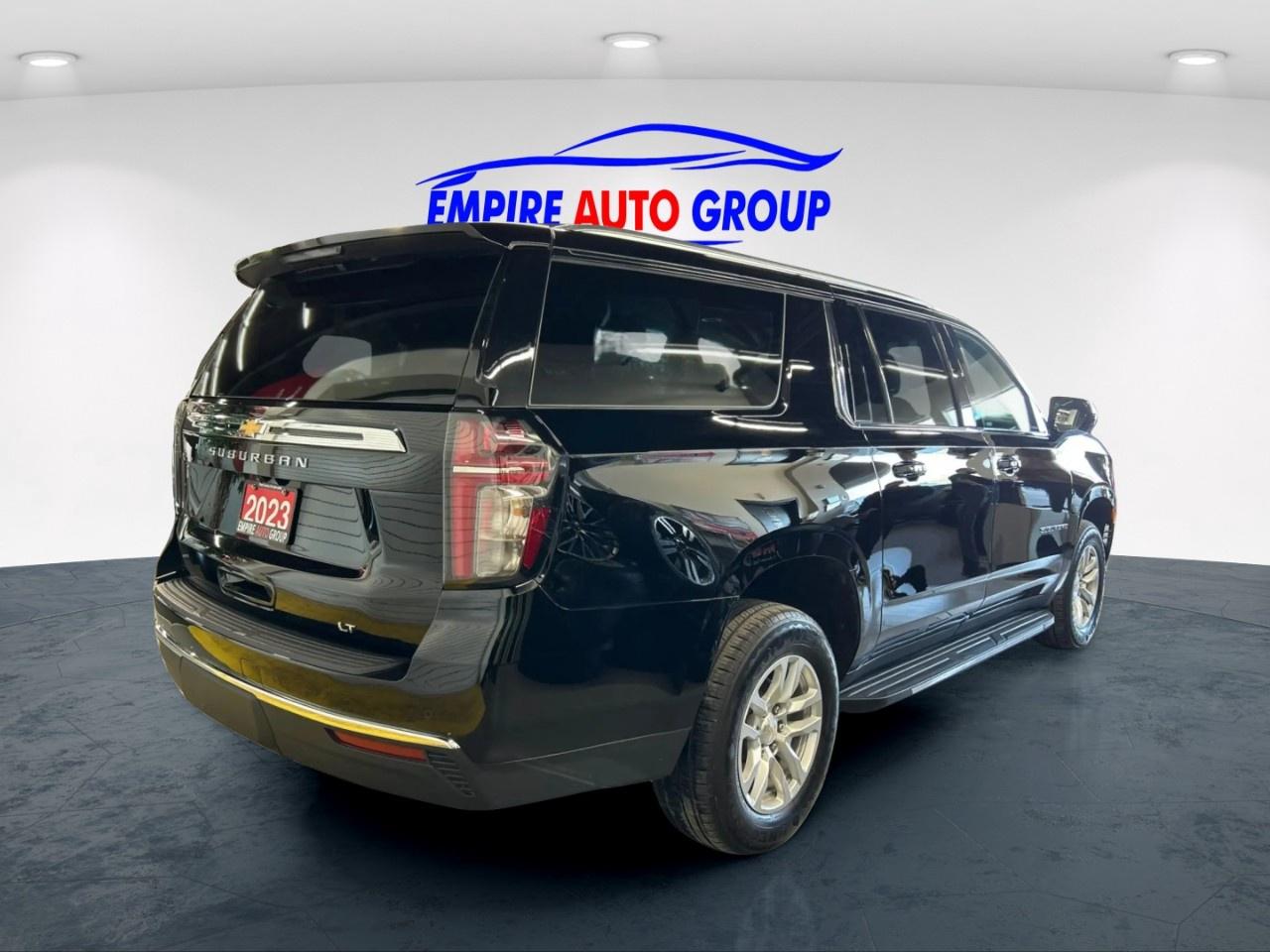 2023 Chevrolet Suburban LT Photo