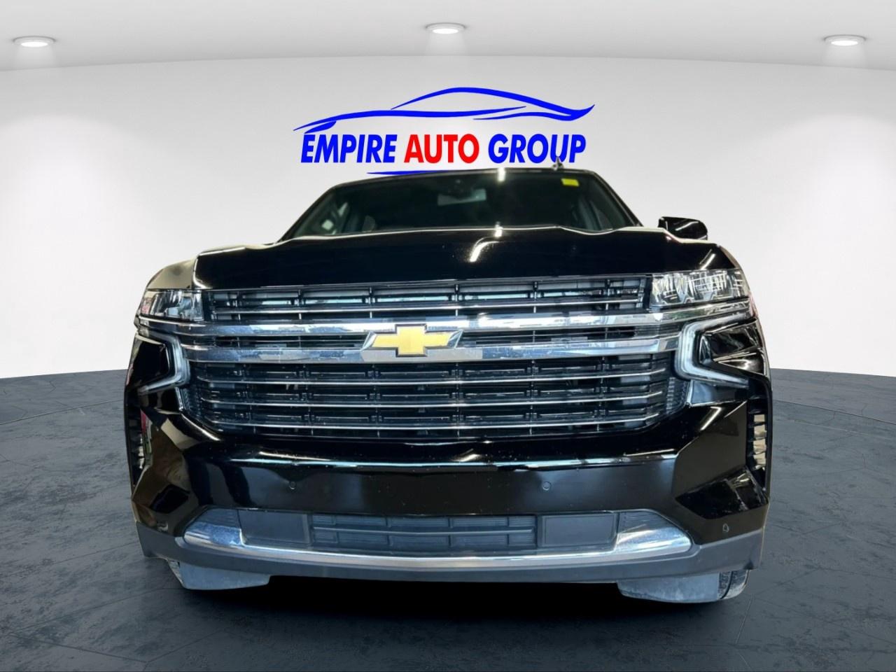 2023 Chevrolet Suburban LT Photo