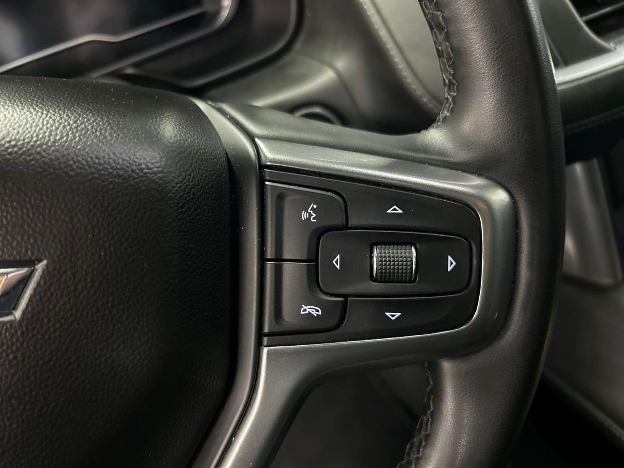 2023 Chevrolet Suburban LT Photo