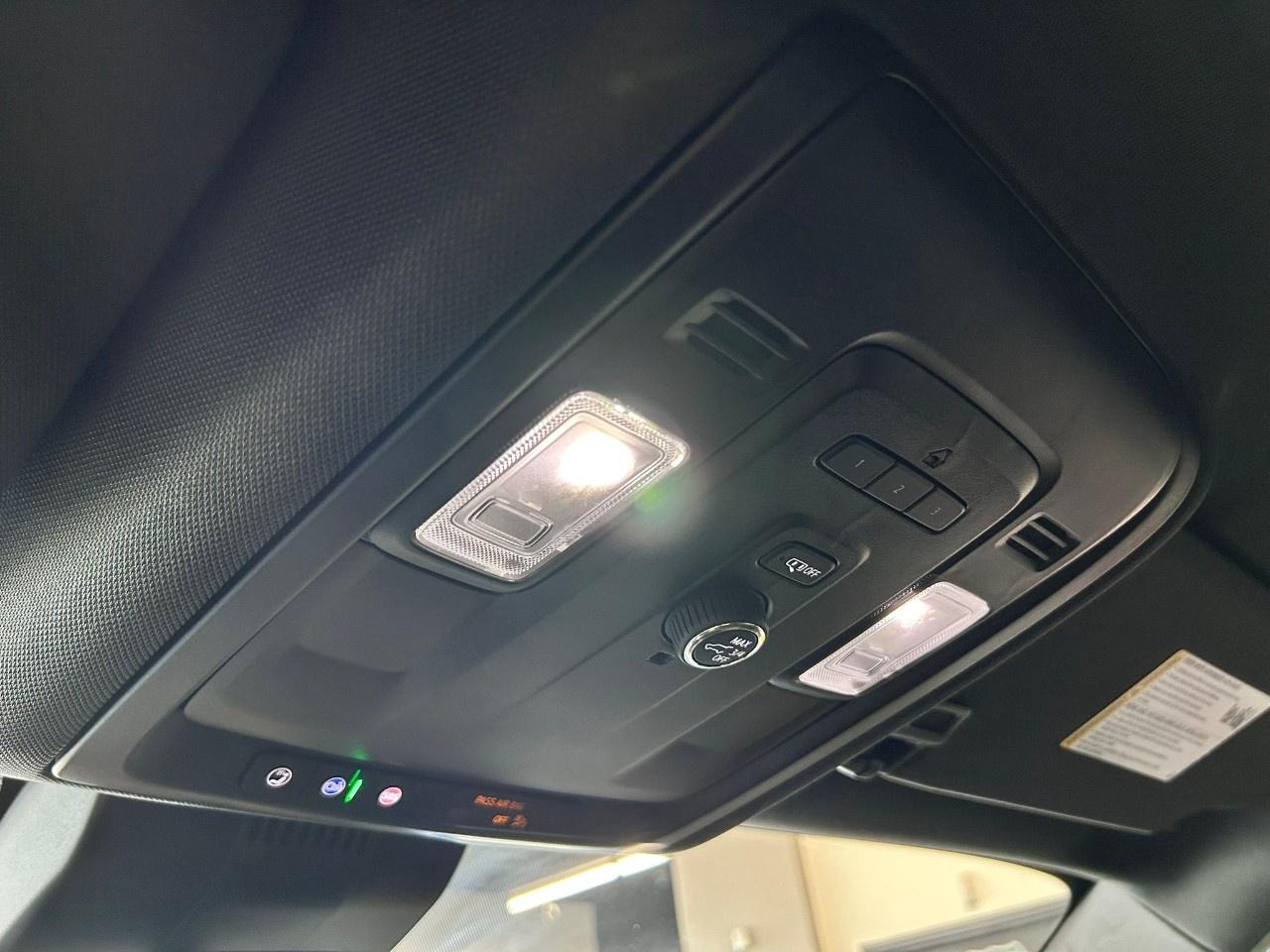 2023 Chevrolet Suburban LT Photo