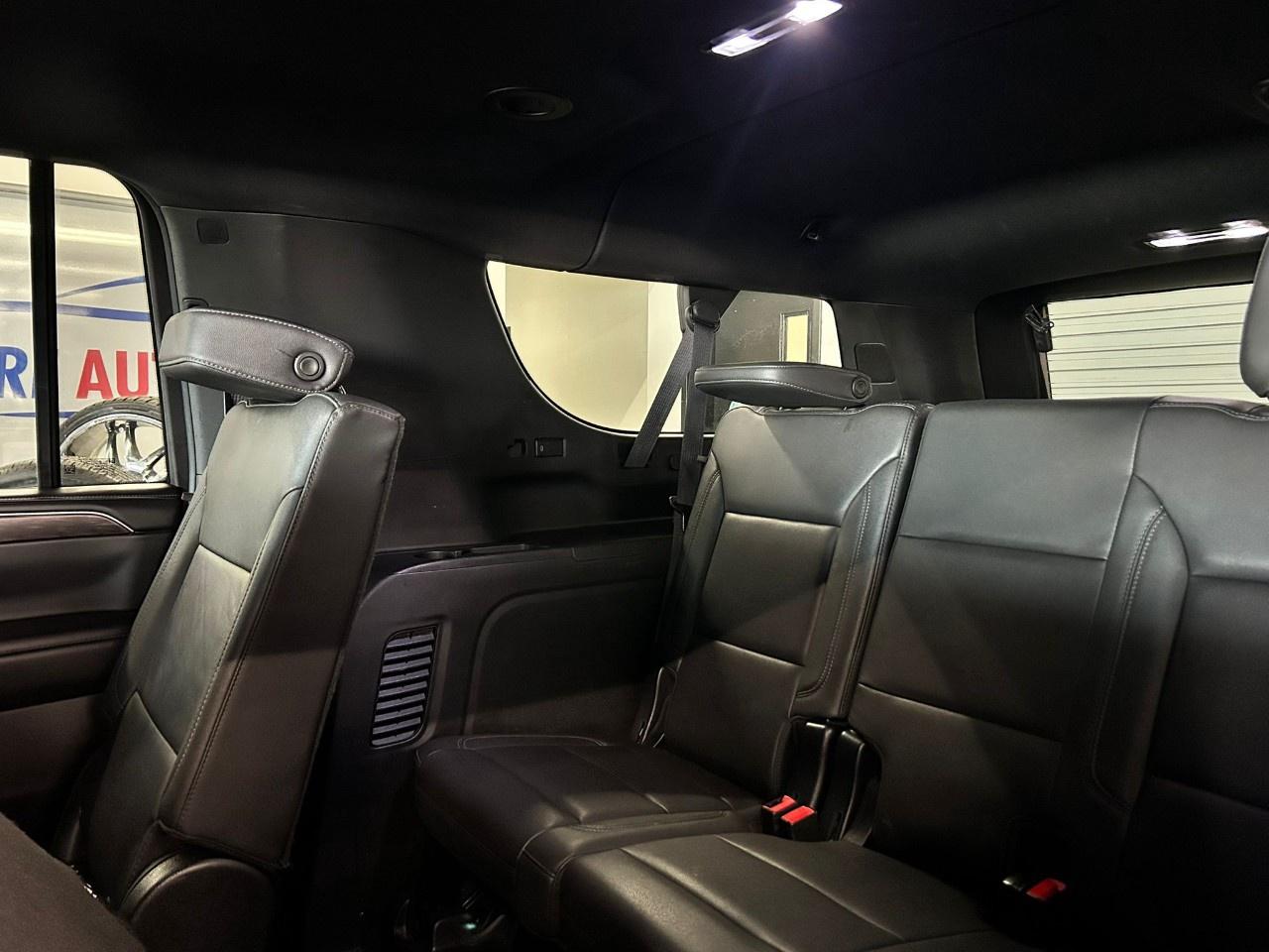 2023 Chevrolet Suburban LT Photo