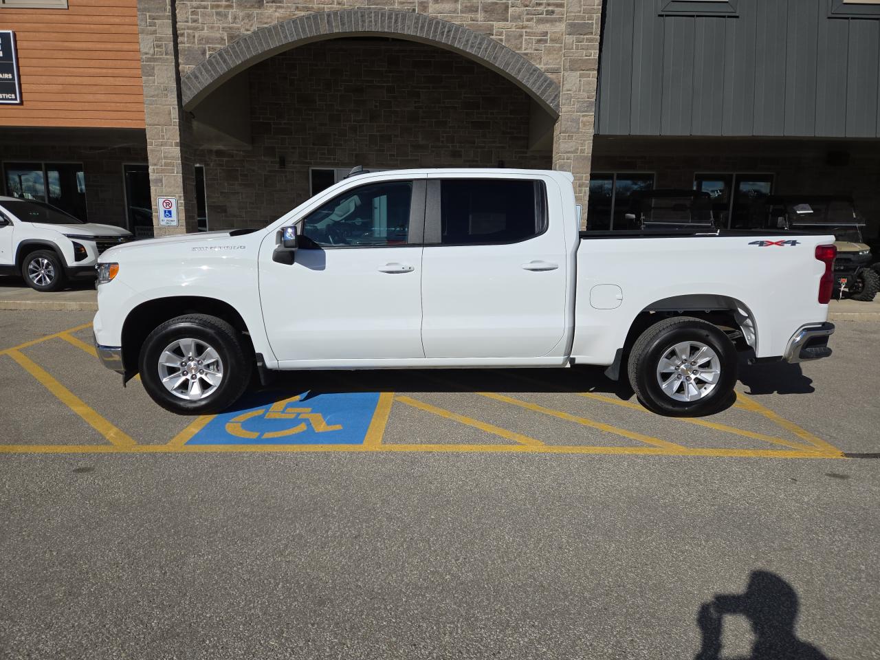 2025 Chevrolet Silverado 1500 LT Photo0