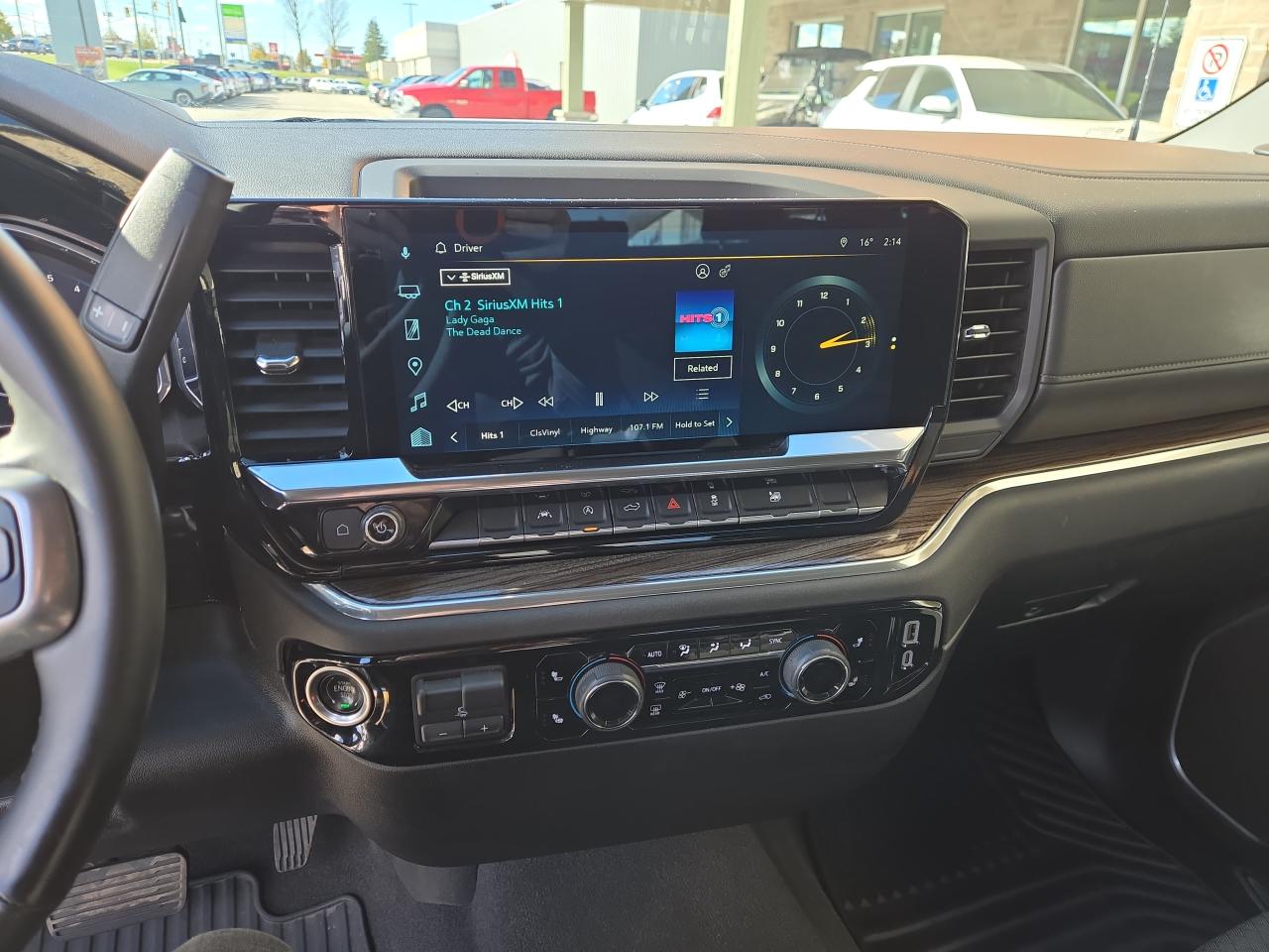 2025 Chevrolet Silverado 1500 LT Photo