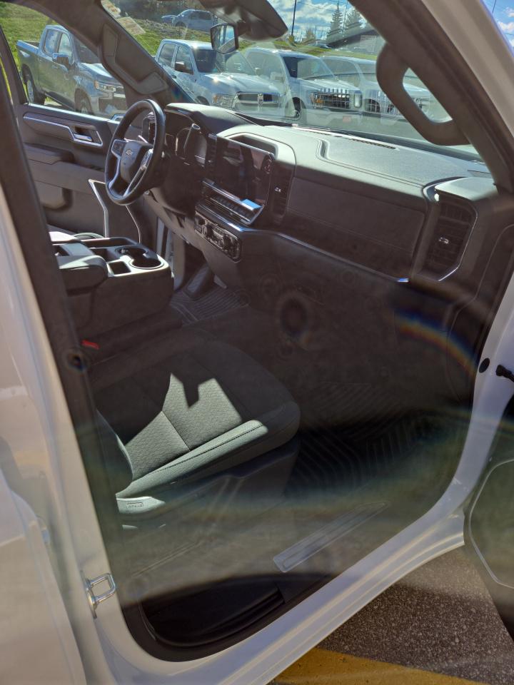 2025 Chevrolet Silverado 1500 LT Photo