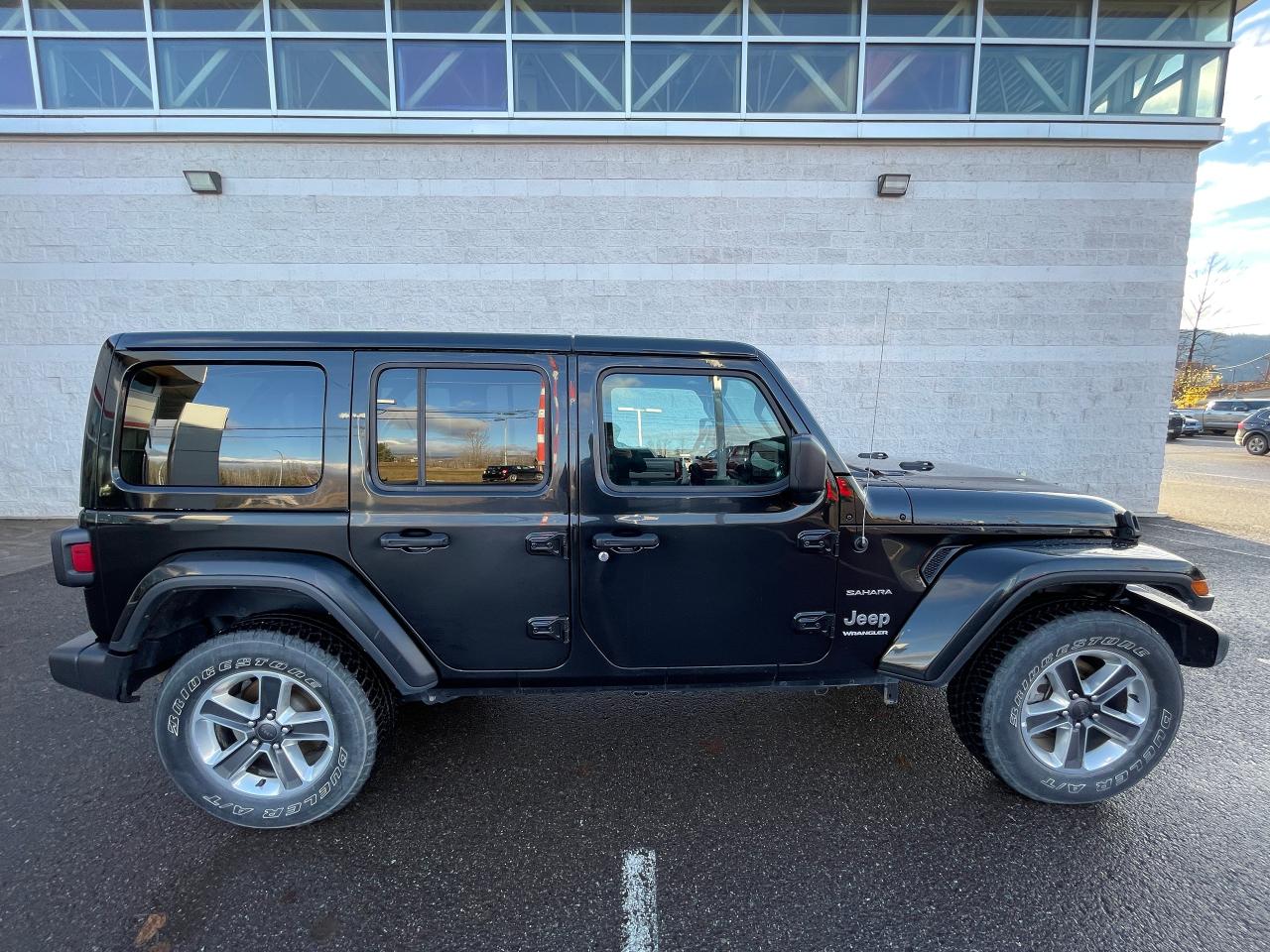 2023 Jeep Wrangler Sahara Photo