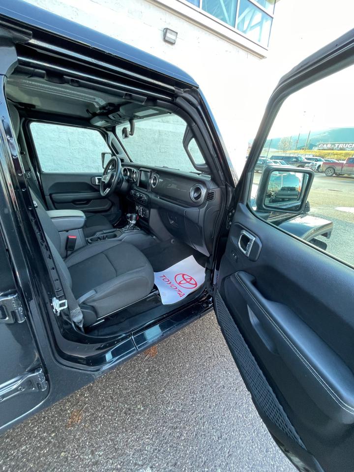 2023 Jeep Wrangler Sahara Photo