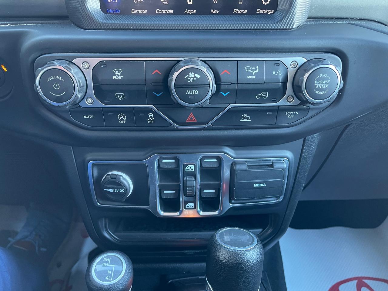 2023 Jeep Wrangler Sahara Photo