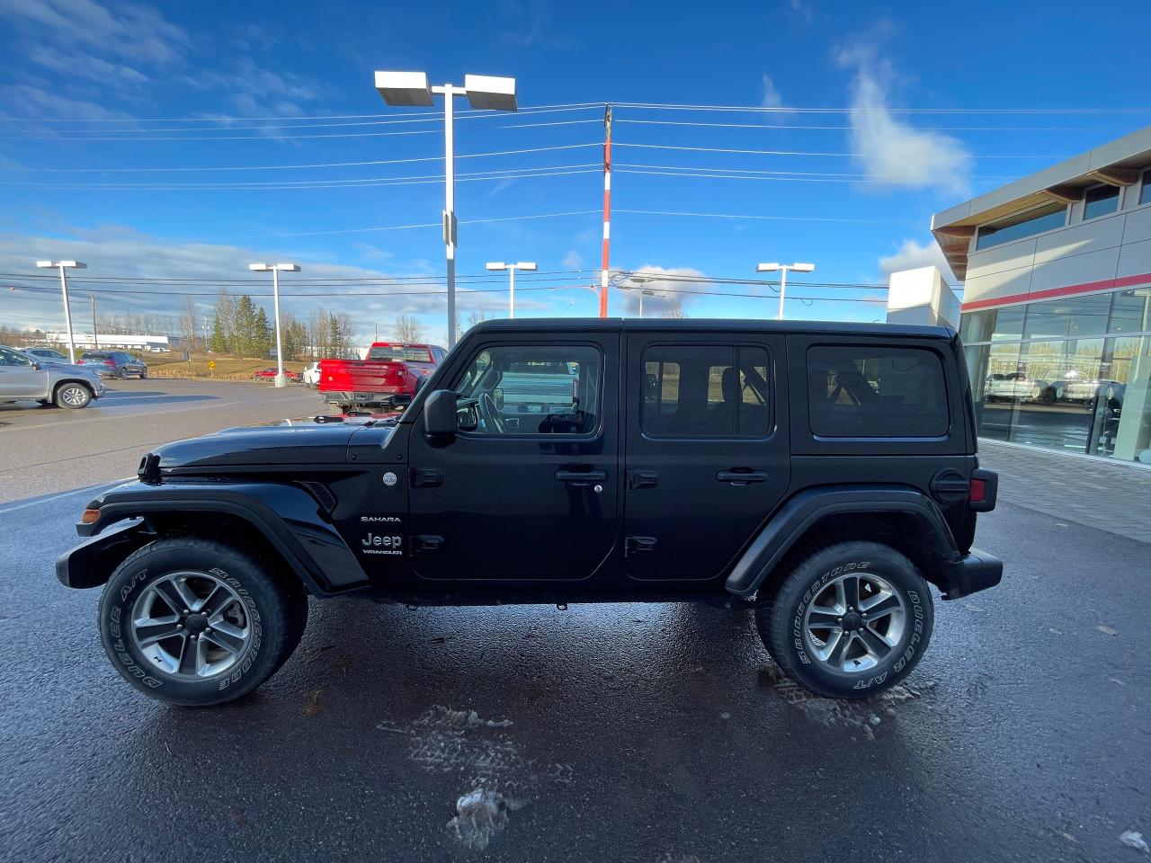 2023 Jeep Wrangler Sahara Photo3