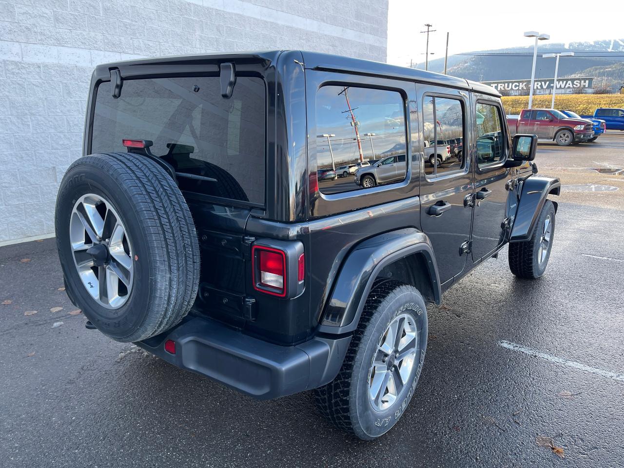 2023 Jeep Wrangler Sahara Photo