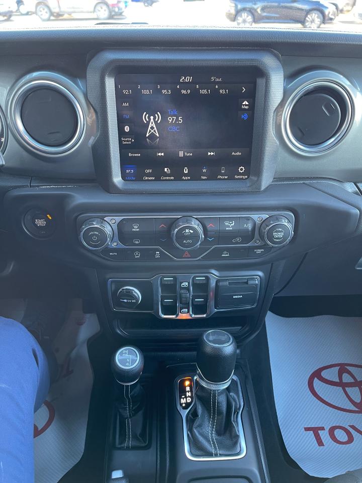 2023 Jeep Wrangler Sahara Photo