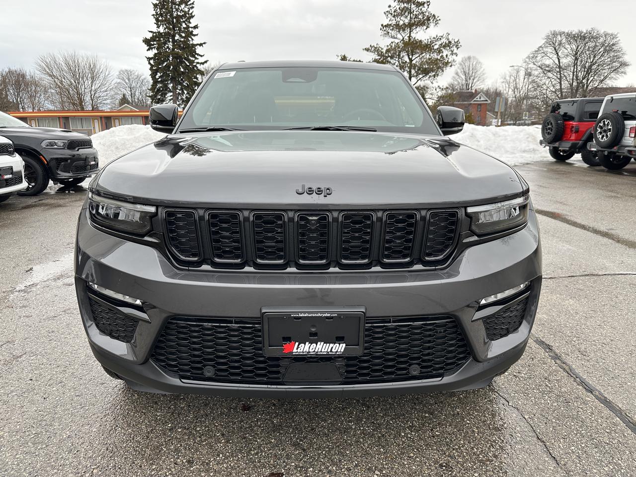 2025 Jeep Grand Cherokee Limited Photo2
