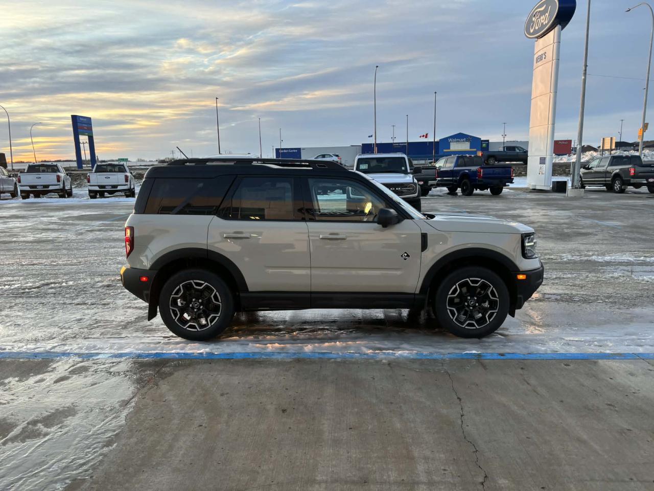 2025 Ford Bronco Sport Outer Banks 4x4 Photo3