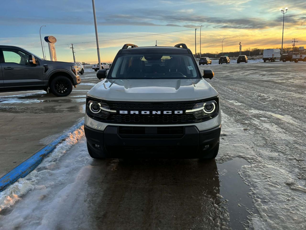 2025 Ford Bronco Sport Outer Banks 4x4 Photo4