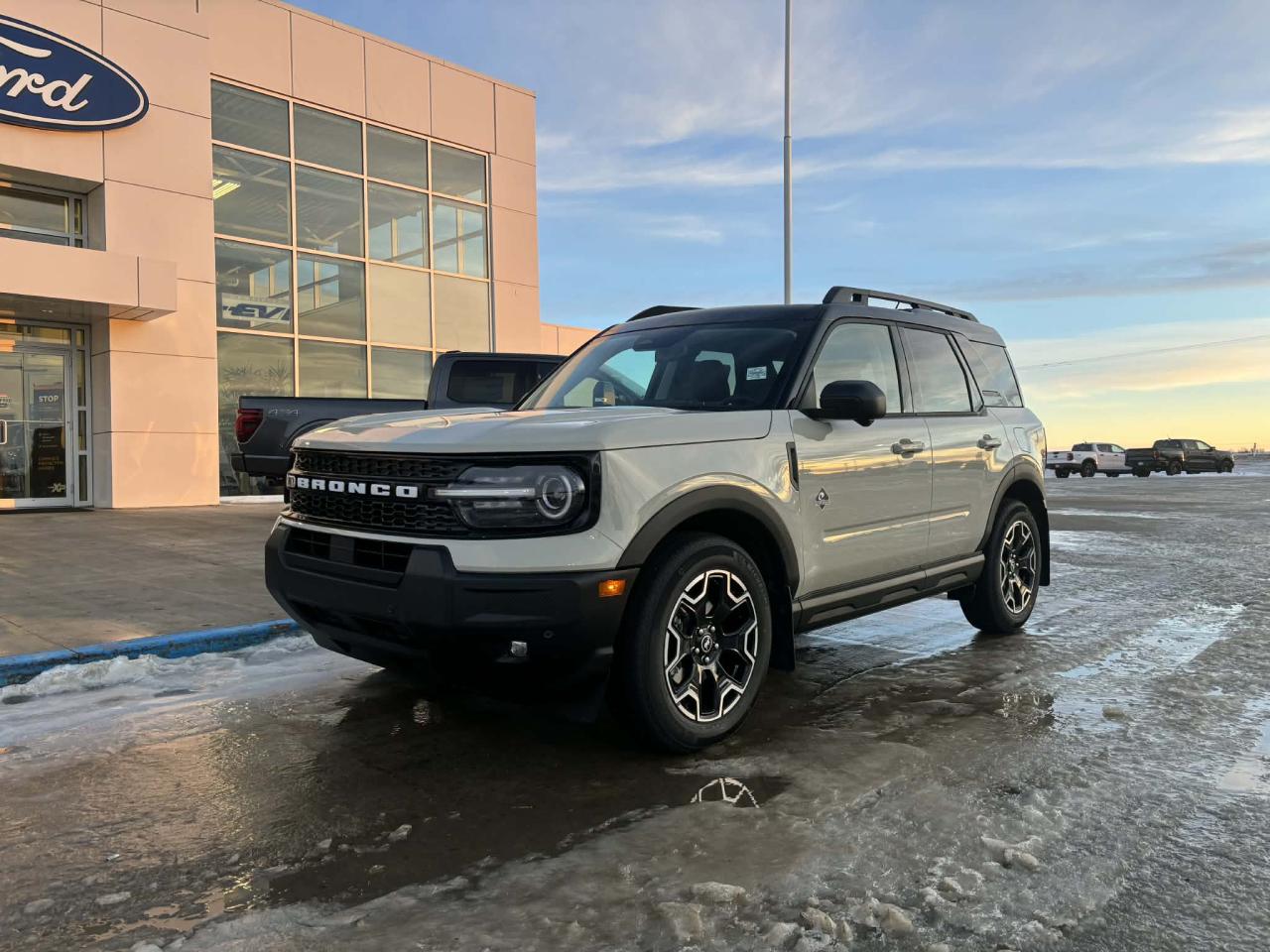 2025 Ford Bronco Sport Outer Banks 4x4 Photo0