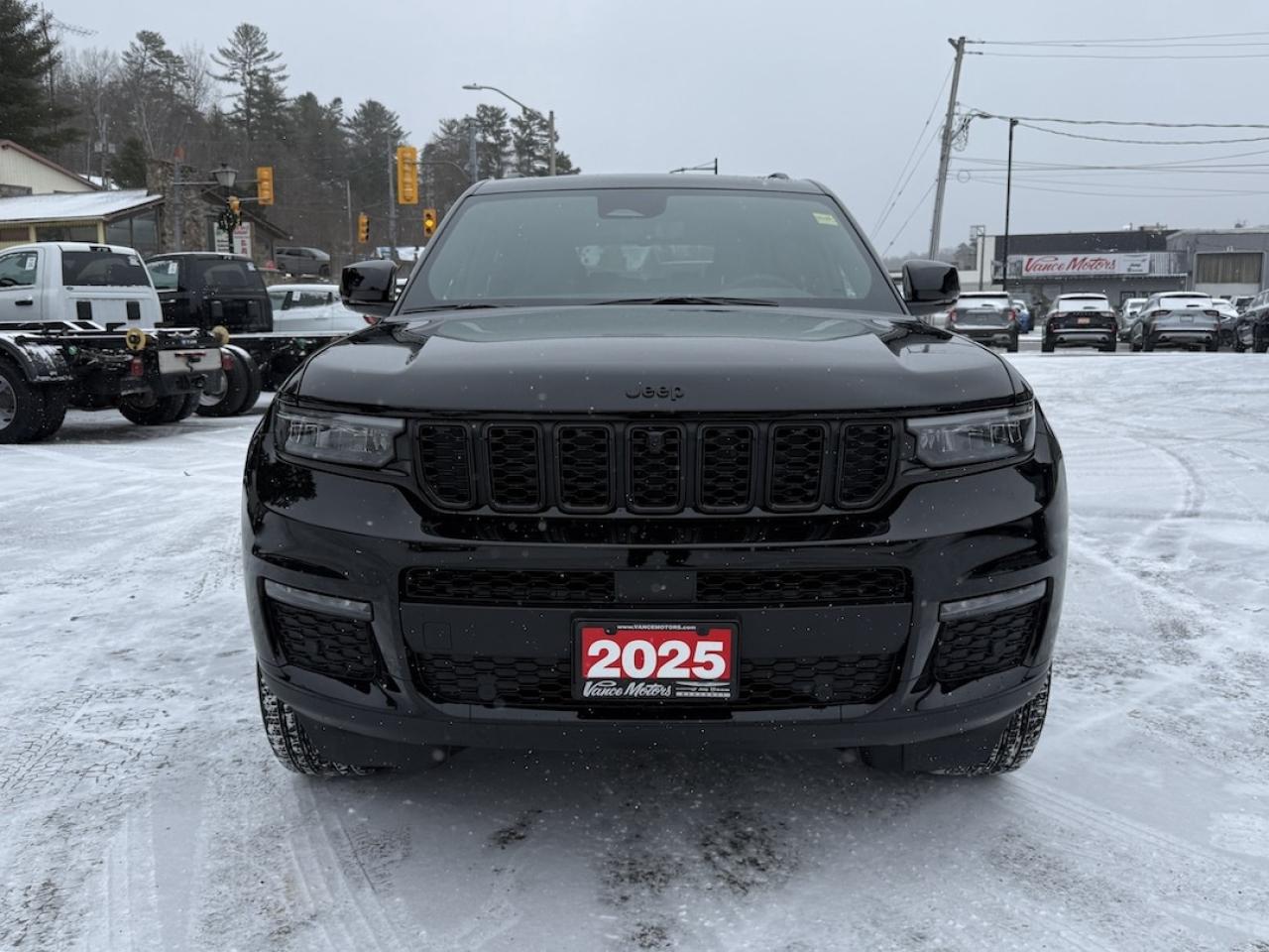 2025 Jeep Grand Cherokee L Limited 4x4 Photo