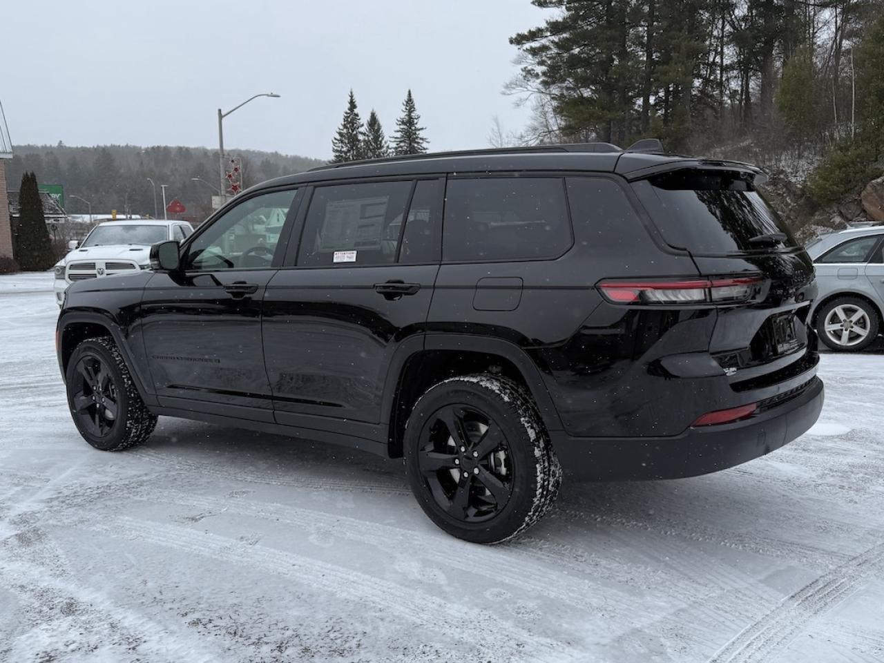 2025 Jeep Grand Cherokee L Limited 4x4 Photo