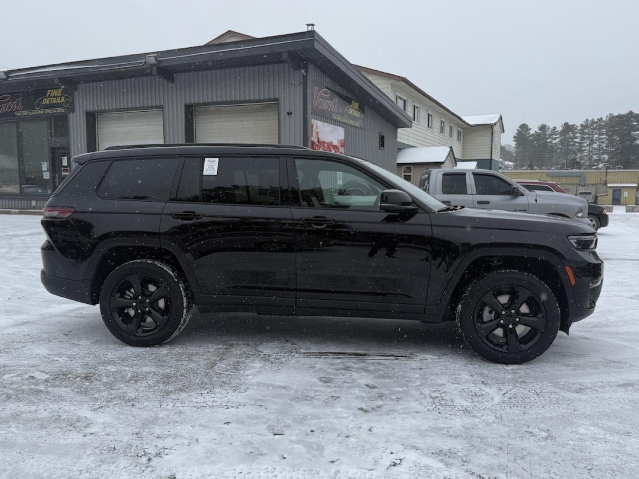 2025 Jeep Grand Cherokee L Limited 4x4 Photo