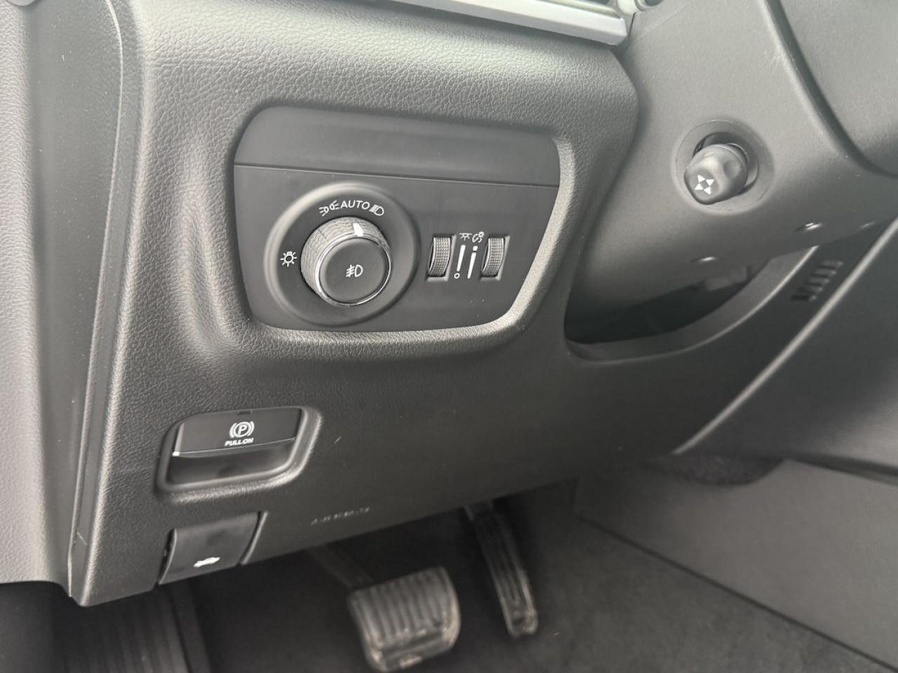 2025 Jeep Grand Cherokee L Limited 4x4 Photo