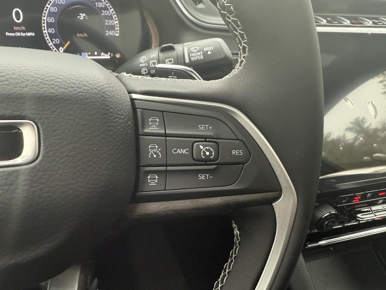 2025 Jeep Grand Cherokee L Limited 4x4 Photo