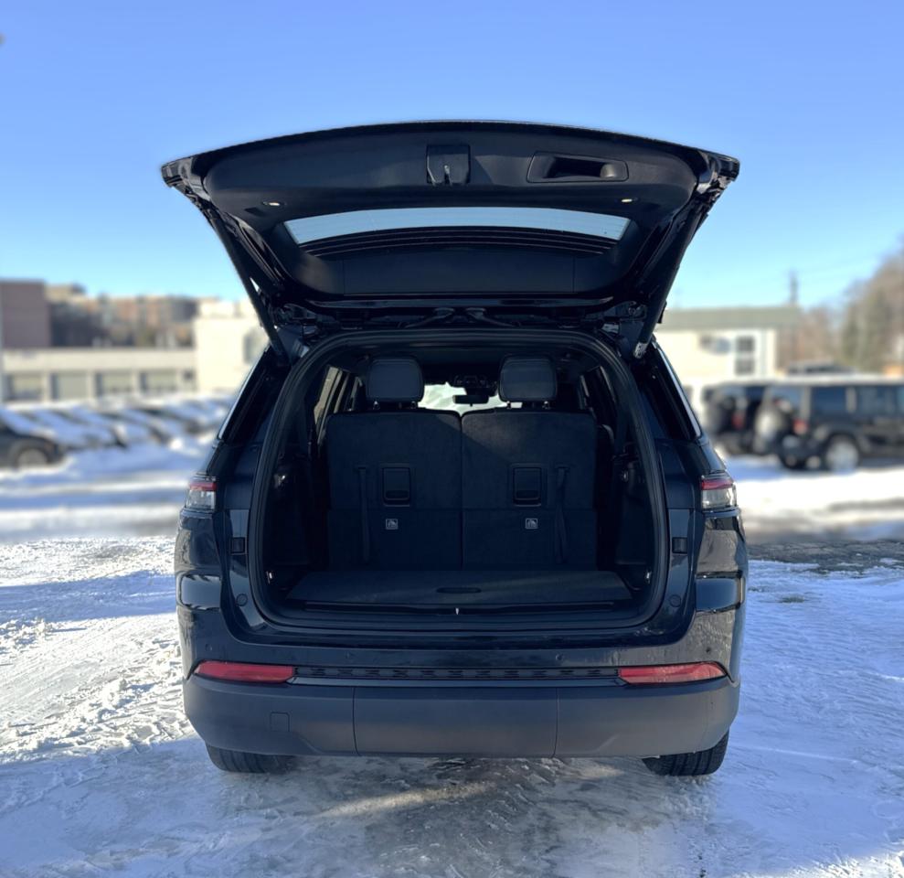 2025 Jeep Grand Cherokee L Limited 4x4 Photo