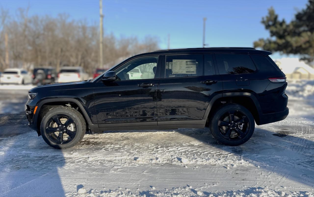 2025 Jeep Grand Cherokee L Limited 4x4 Photo