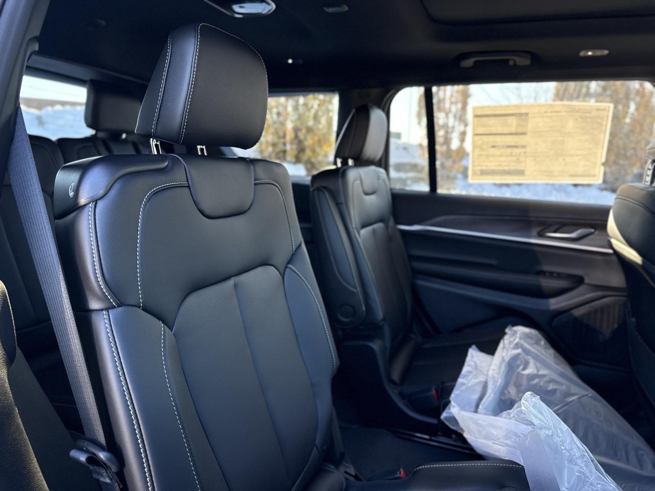 2025 Jeep Grand Cherokee L Limited 4x4 Photo