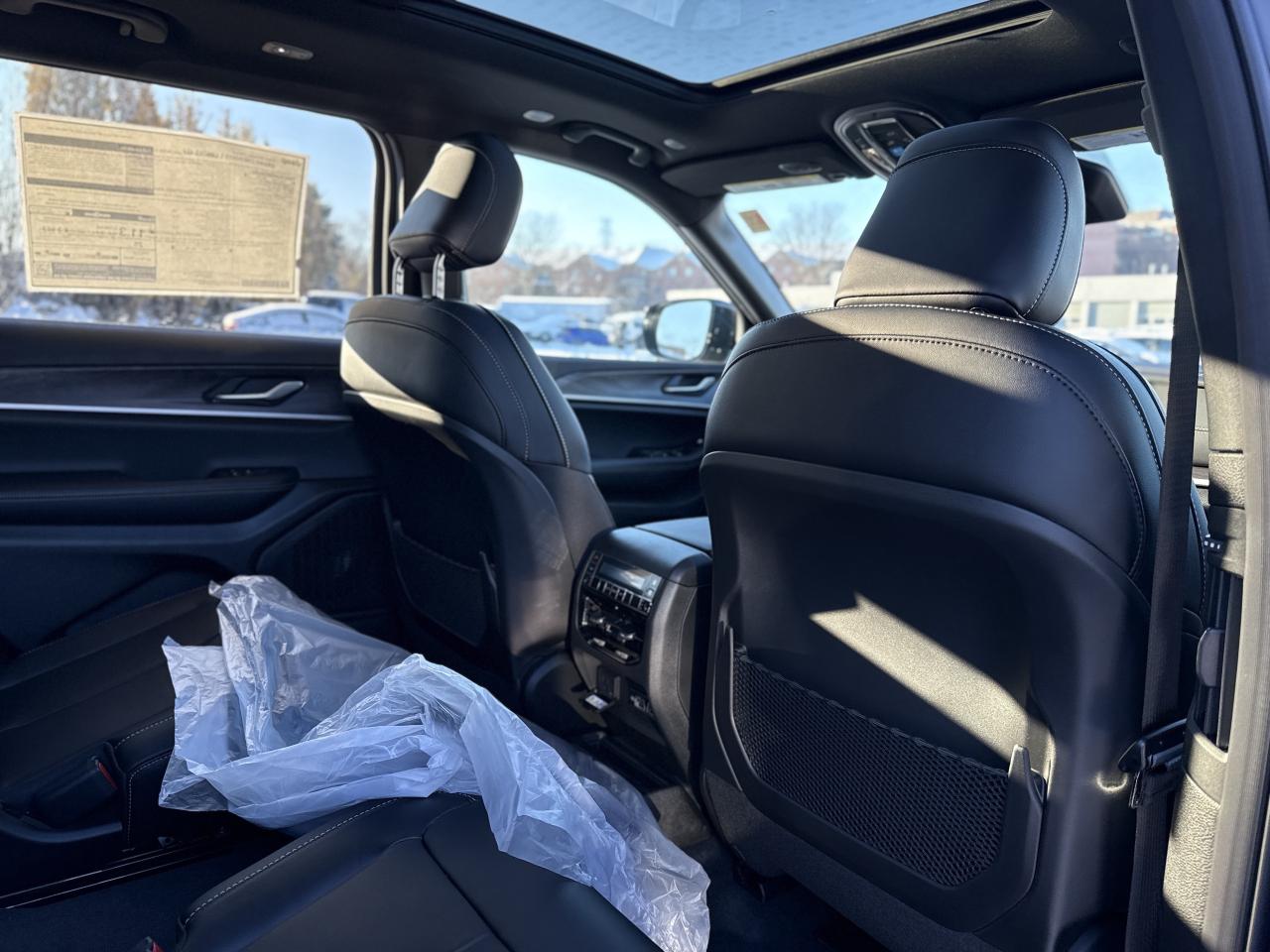 2025 Jeep Grand Cherokee L Limited 4x4 Photo