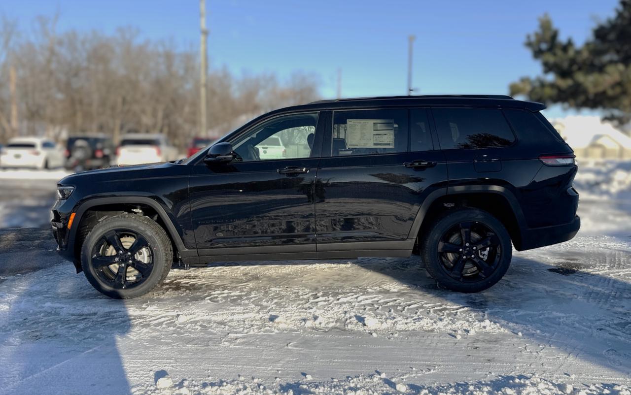 2025 Jeep Grand Cherokee L Limited 4x4 Photo