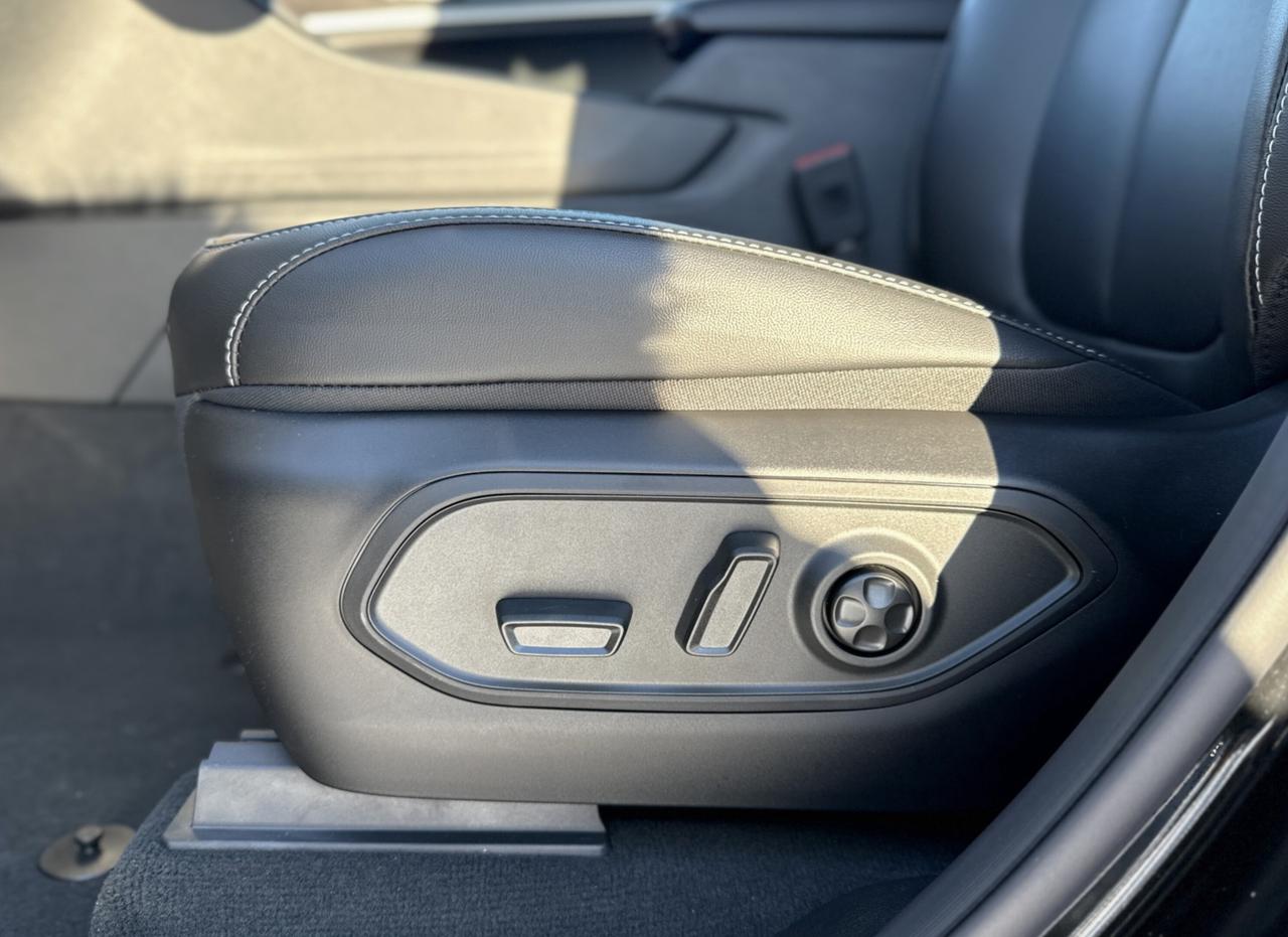 2025 Jeep Grand Cherokee L Limited 4x4 Photo