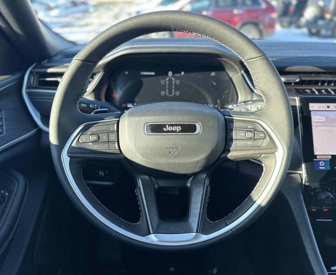 2025 Jeep Grand Cherokee L Limited 4x4 Photo