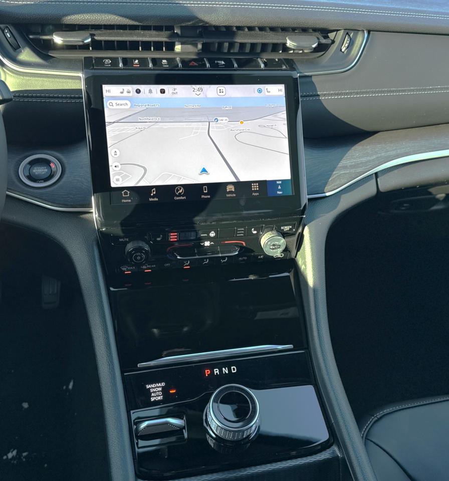 2025 Jeep Grand Cherokee L Limited 4x4 Photo