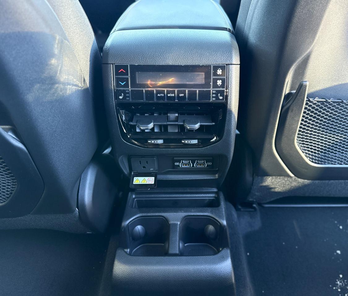 2025 Jeep Grand Cherokee L Limited 4x4 Photo