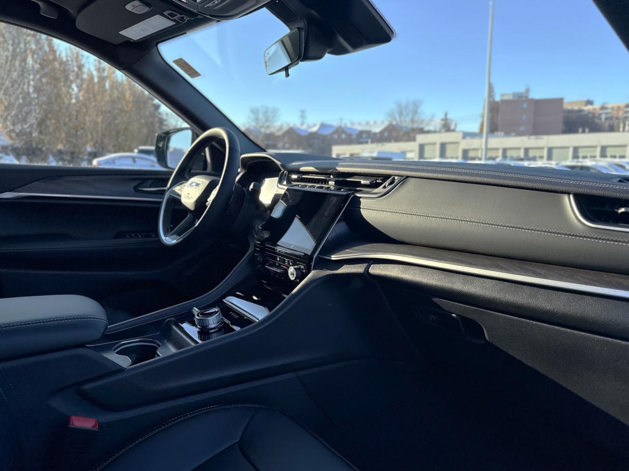 2025 Jeep Grand Cherokee L Limited 4x4 Photo