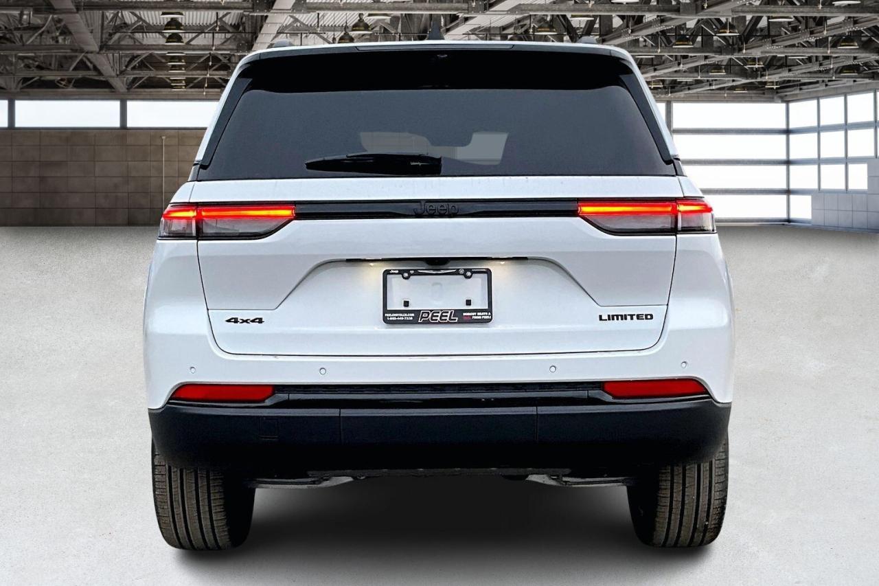 2025 Jeep Grand Cherokee LIMITED | Black App Pkg | Pano Roof | Tow Pkg Photo3