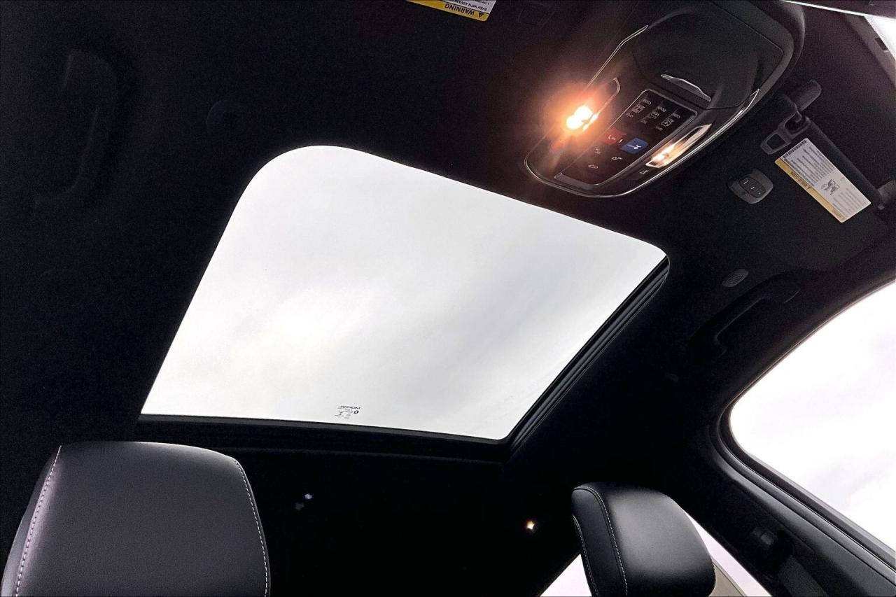 2025 Jeep Grand Cherokee LIMITED | Black App Pkg | Pano Roof | Tow Pkg Photo